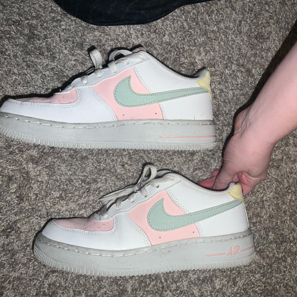 Nike Air Force 1 sneakers Easter pastel pink white green